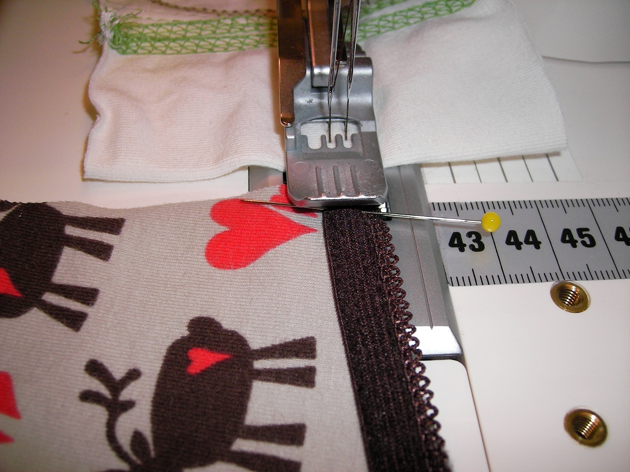 Attaching elastic to create a waistband with a cover stitch machine – Oh Sew  That Mercedes